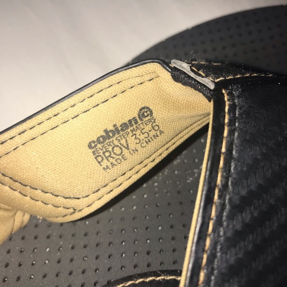 Cobian Mens Flip Flops, Size 8 - Picture 2 of 4